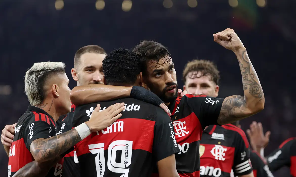 flamengo reage e vence santos de virada por 3 a 1 no brasileirao