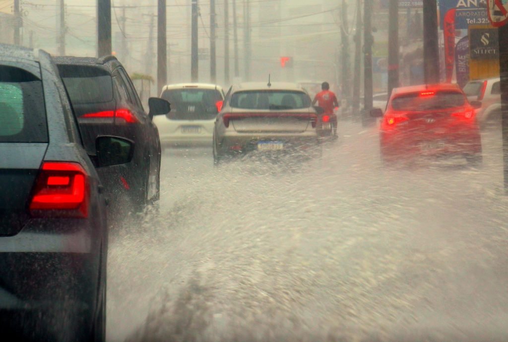 João Pessoa registra média de 29,8 mm de chuvas e Defesa Civil segue em estado de atenção