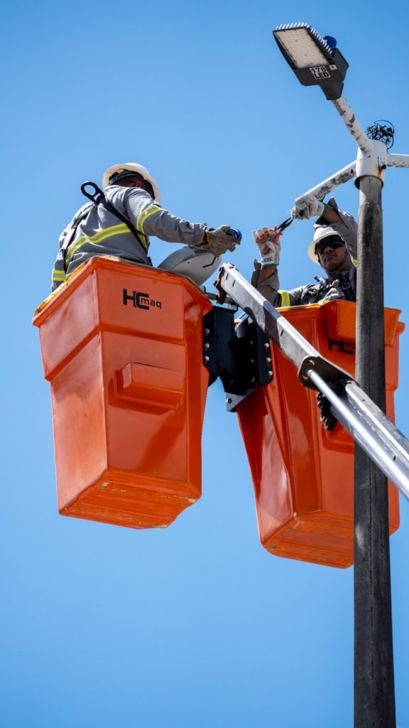 Prefeitura inicia troca de luminárias por novo sistema em LED na Avenida Ruy Carneiro