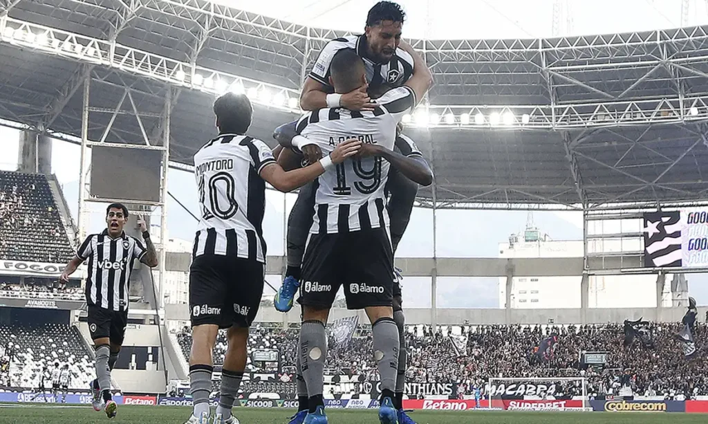 Botafogo vence Corinthians pelo Brasileirão com três de Arthur Cabral 1 botafogo vence corinthians pelo brasileirao com tres de arthur cabral