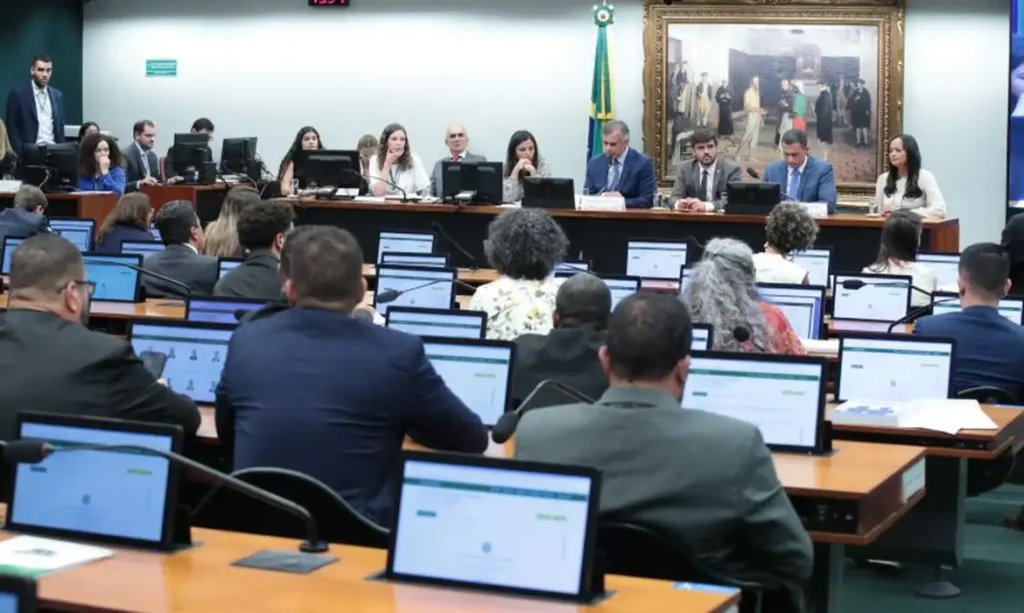 ccj da camara adia analise de pec sobre reducao da maioridade penal