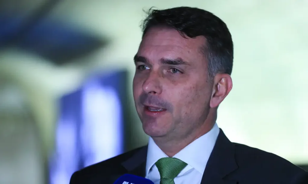 deputados pedem investigacao sobre relacao entre vorcaro e flavio