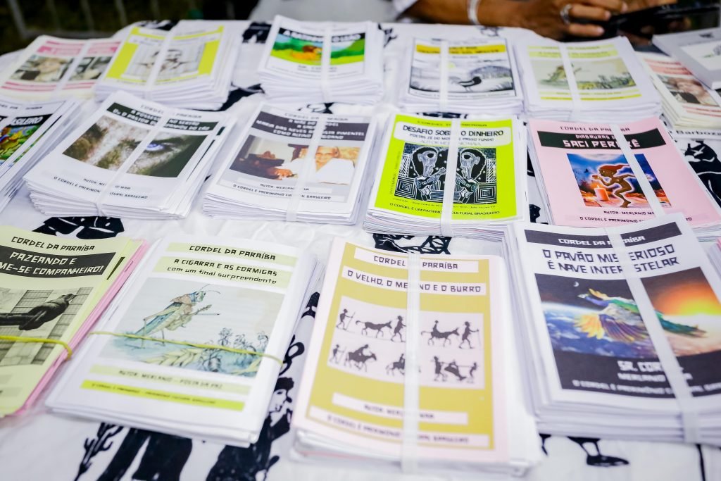 Feira de Cordel reforça valorização da cultura com apresentações de cordelistas e forrozeiros
