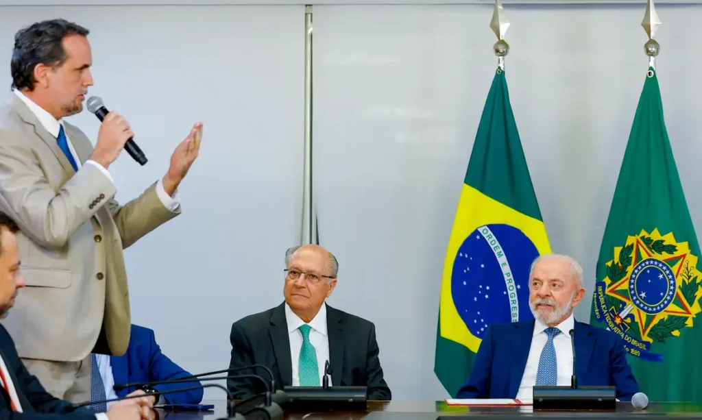 lula assina mp e zera taxa das blusinhas