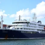 Navio de cruzeiro atingido por hantavírus retira passageiros doentes