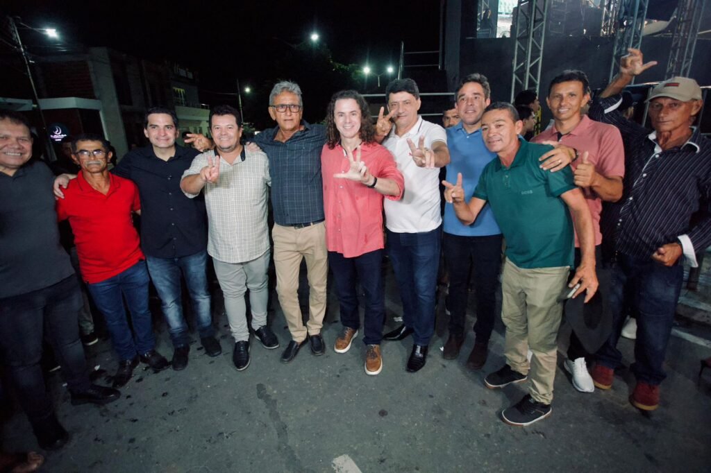 No 3º Festival do Leite e do Mel de São José da Lagoa Tapada, Veneziano é recebido pelo prefeito Neto de Coraci e outros prefeitos da região 1 no 3o festival do leite e do mel de sao jose da lagoa tapada veneziano e recebido pelo prefeito neto de coraci e outros prefeitos da regiao 4