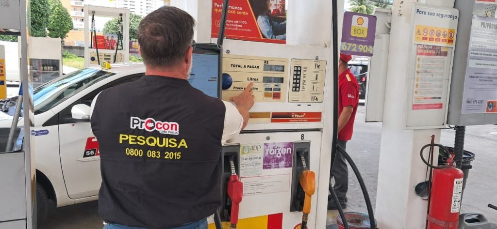 Pesquisa registra preço da gasolina oscilando entre R$ 6,19 e R$ 6,93; Procon-JP indica os locais mais baratos