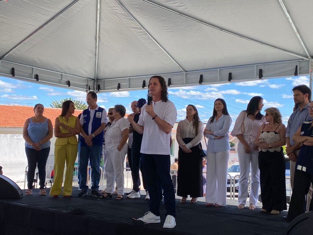 Por articulação de Veneziano, Sumé ganha carreta do programa Agora tem Especialistas para zerar fila de consultas e exames 9 por articulacao de veneziano sume ganha carreta do programa agora tem especialistas para zerar fila de consultas e exames