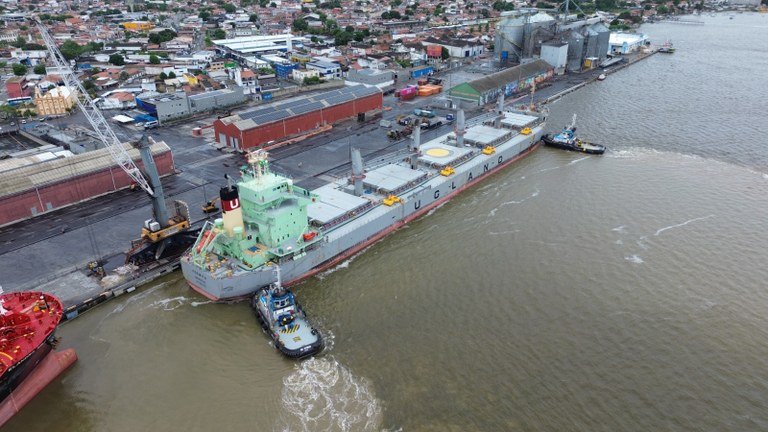 porto de cabedelo registra marco historico com atracacao do navio fermita