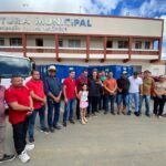 Veneziano visita feira de Barra de São Miguel, que recebe carro-pipa, equipamentos agrícolas e ambulância do SAMU
