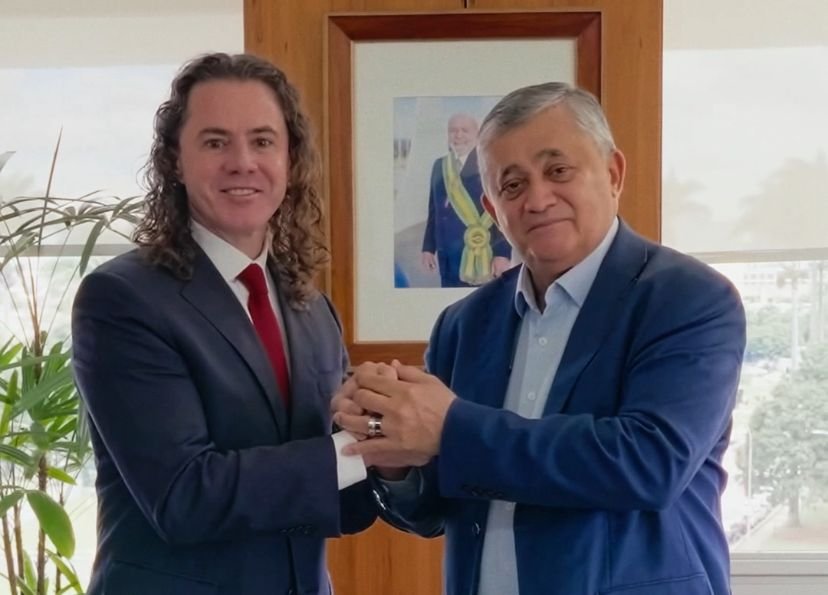 veneziano discute com o ministro jose guimaraes estrategias para a rapida aprovacao da escala 5x2 no senado