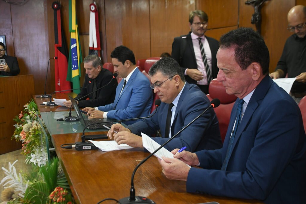 ccj e favoravel ao programa municipal de zeladoria comunitaria com microempreendedores individuais