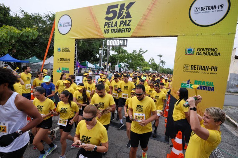 Detran-PB encerra Maio Amarelo com a corrida 5k Pela Paz no Trânsito em Campina Grande