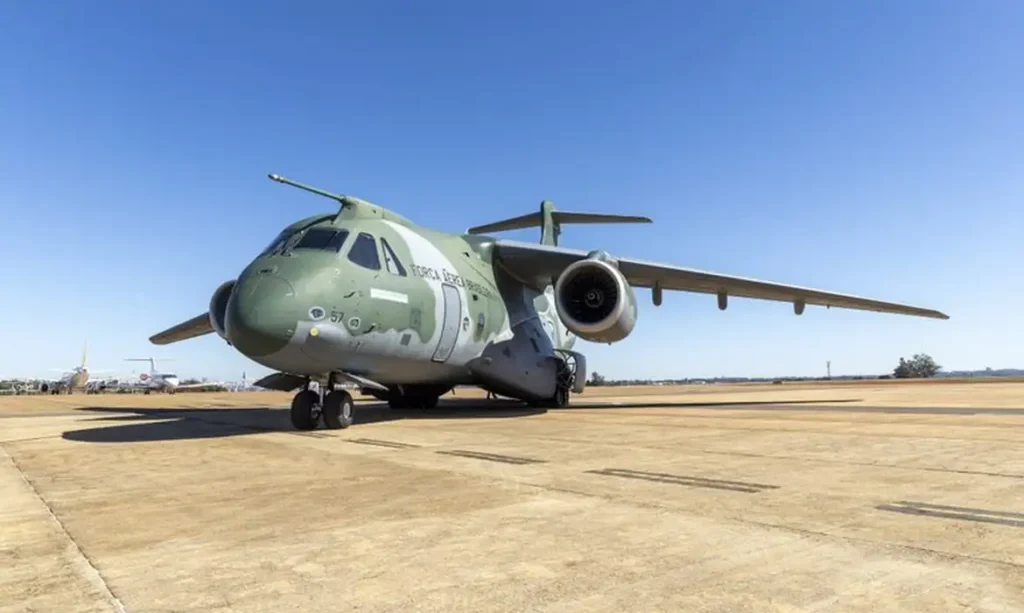 fab envia aviao com equipes de busca a venezuela