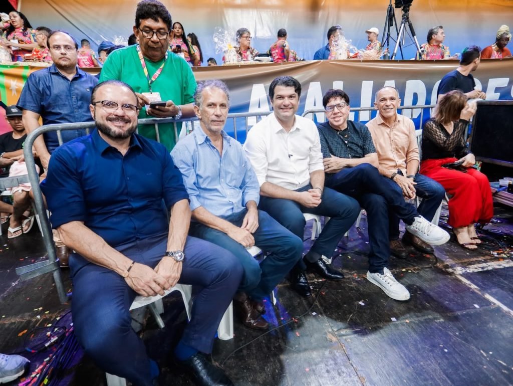 Leo Bezerra abre o Paraíba Junino, destaca organização do evento e presença do público que lotou arquibancadas