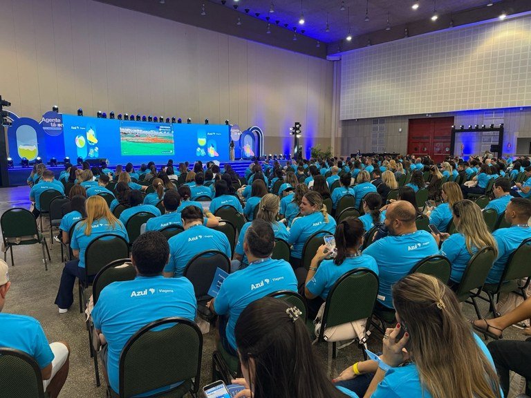 paraiba capacita 400 agentes lideres em vendas da azul viagens em fortaleza