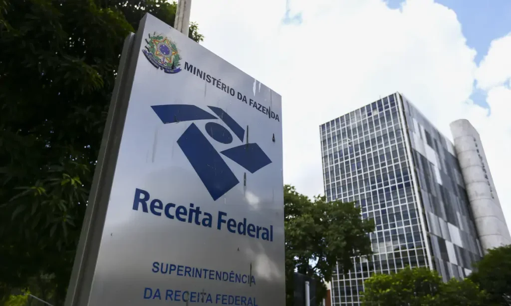 receita paga nesta terca maior lote de restituicao do ir da historia