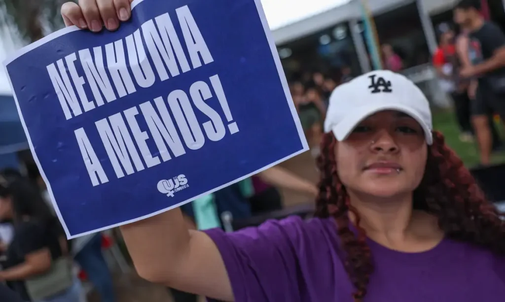 Voz do Brasil divulgará rede de apoio a mulheres vítimas de violência 19 voz do brasil divulgara rede de apoio a mulheres vitimas de violencia