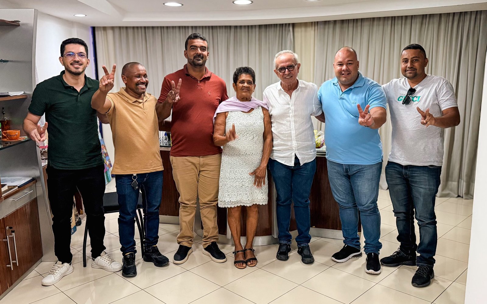 Cícero Lucena amplia base de apoio com adesões em Pilões