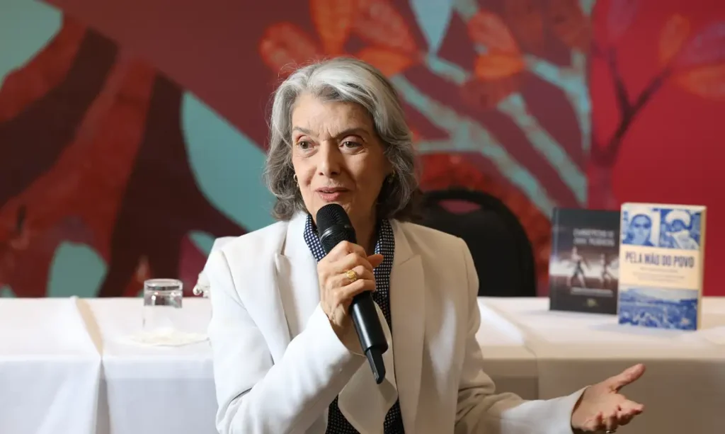 democracia esta nas maos do povo nao em palacios diz carmen lucia