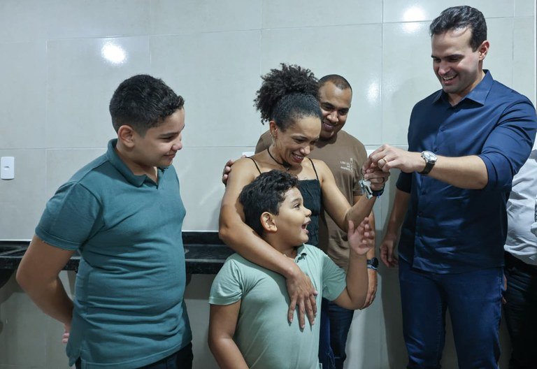 Governador Lucas Ribeiro entrega Residencial Vista Bela e assegura moradia digna a 224 famílias de João Pessoa