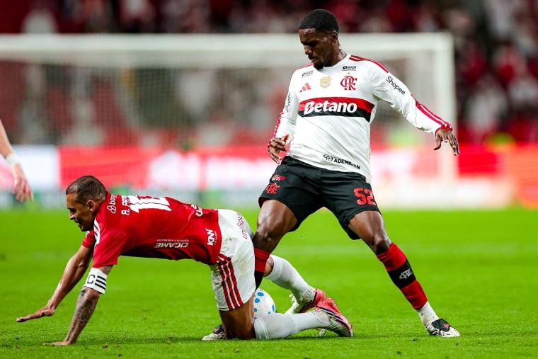 Jogando fora de casa, Flamengo pressiona até o fim e busca o empate pelo Brasileirão 1 jogando fora de casa flamengo pressiona ate o fim e busca o empate pelo brasileirao