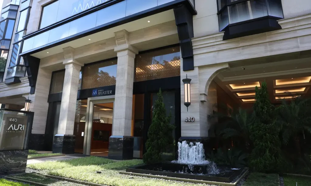 justica do rio determina bloqueio de contas do banco master