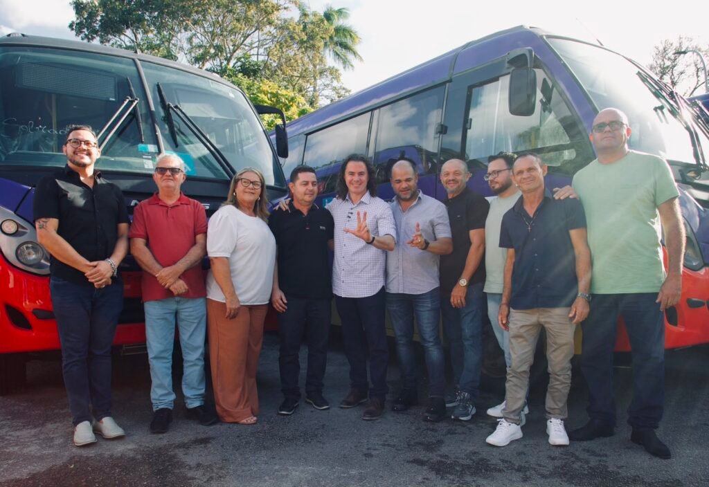 ministerio da saude entrega microonibus vans e ambulancias a cidades da paraiba e prefeitos agradecem interlocucao de veneziano 1