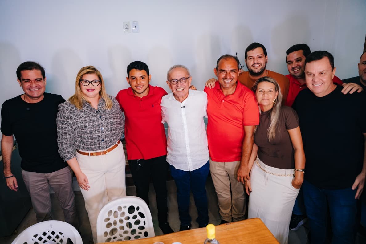 Em Capim, Cícero participa da Festa de Sant’Ana e se compromete com recuperação da malha viária na região