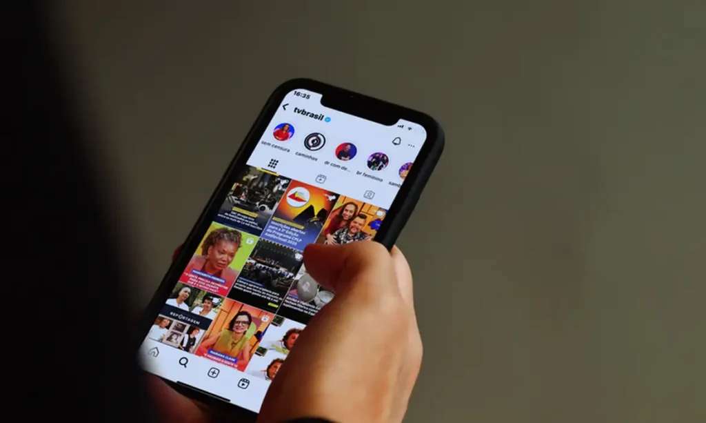 redes sociais causam polarizacao e isolamento politico em jovens