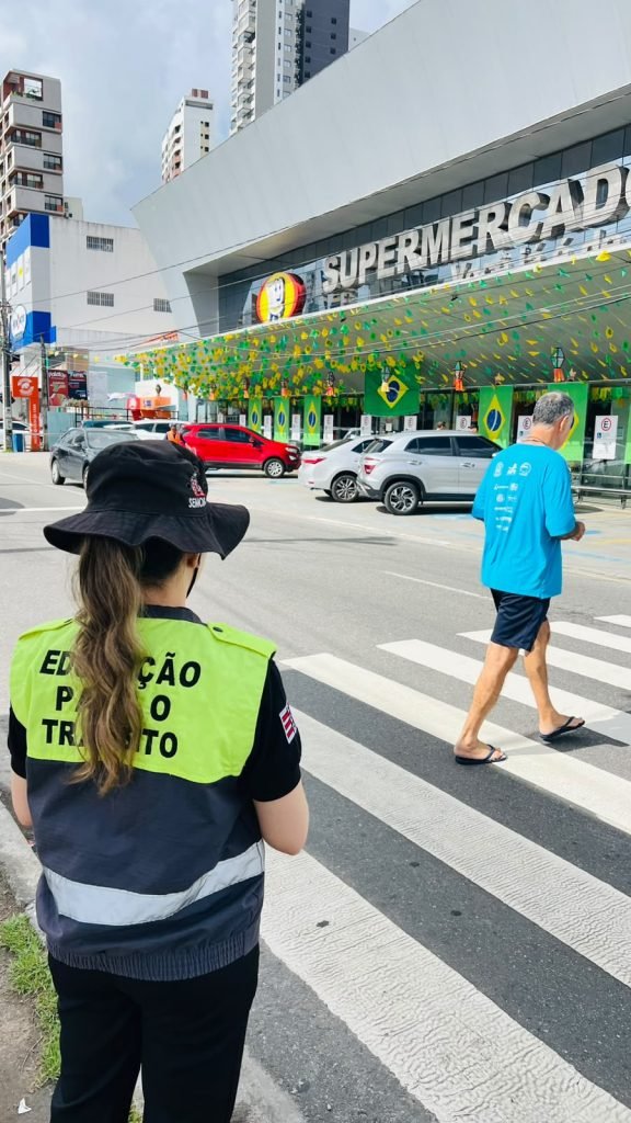 Semob-JP reforça conscientização sobre respeito às vagas especiais e à travessia na faixa de pedestres