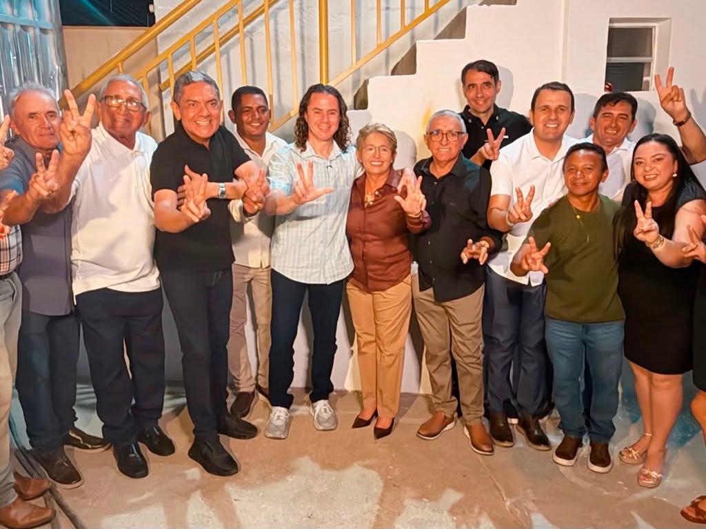 Veneziano e André Gadelha prestigiam festa de emancipação política da cidade de Joca Claudino 9 veneziano e andre gadelha prestigiam festa de emancipacao politica da cidade de joca claudino 2
