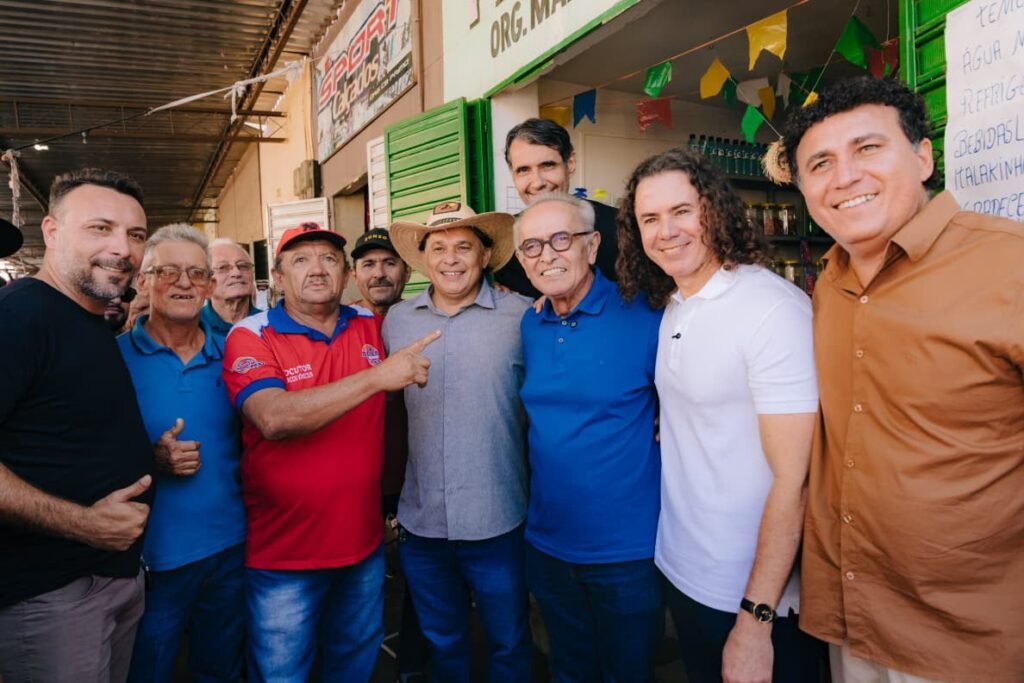 veneziano participa de atividades em cidades do sertao ao lado de cicero e andre gadelhae