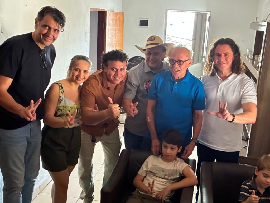 veneziano participa de atividades em cidades do sertao ao lado de cicero e andre gadelhae 5