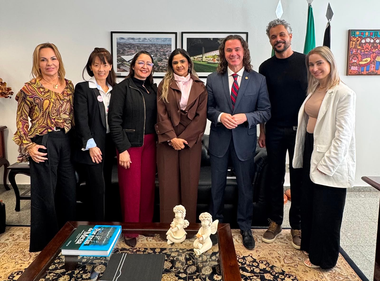 Veneziano recebe membros da Associação Paraibana de Doenças Raras e reafirma defesa das pautas da categoria