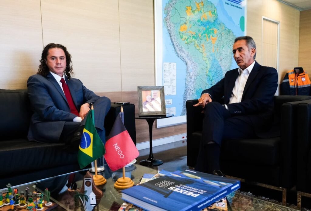 veneziano trata com ministro de liberacoes para municipios atingidos pelas chuvas na paraiba e inicio das obras do 3o eixo da transposicao 1