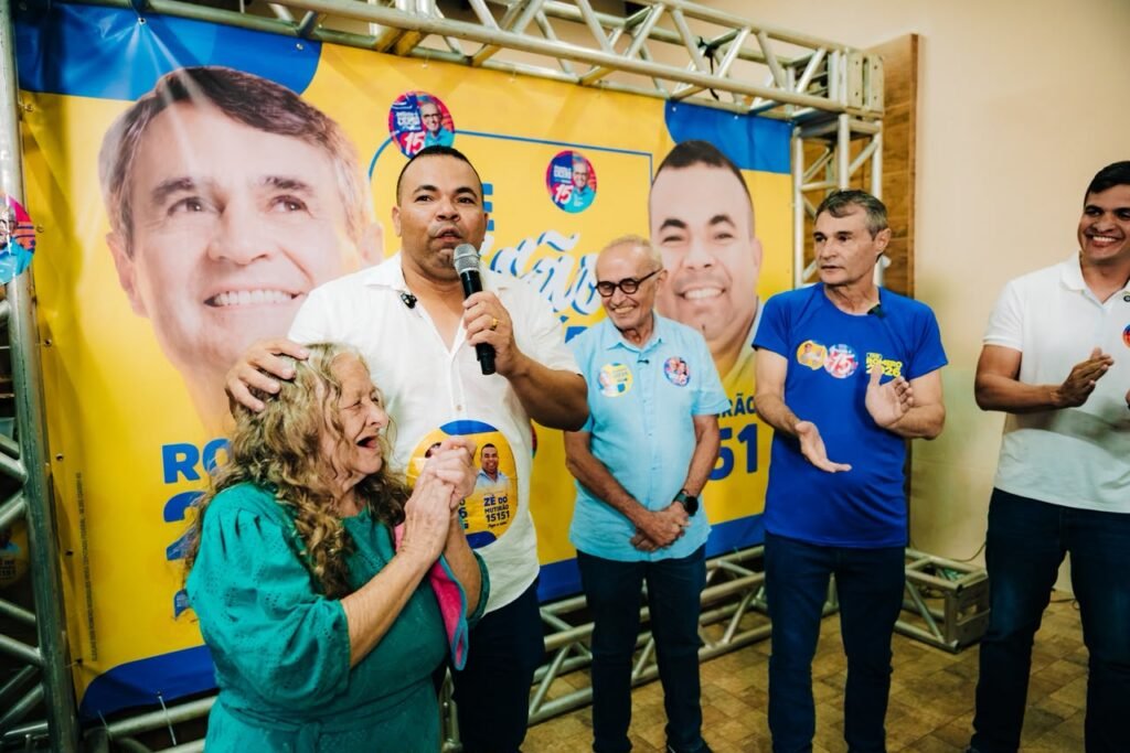 ao lado de romero rodrigues cicero se compromete com politicas publicas para o esporte no mutirao 1