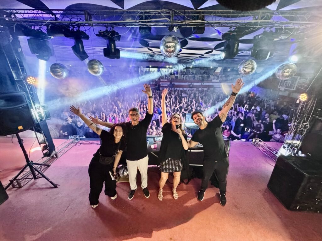 assustado de ruth avelino celebra 25 anos com festa especial no ginasio do clube cabo branco 1