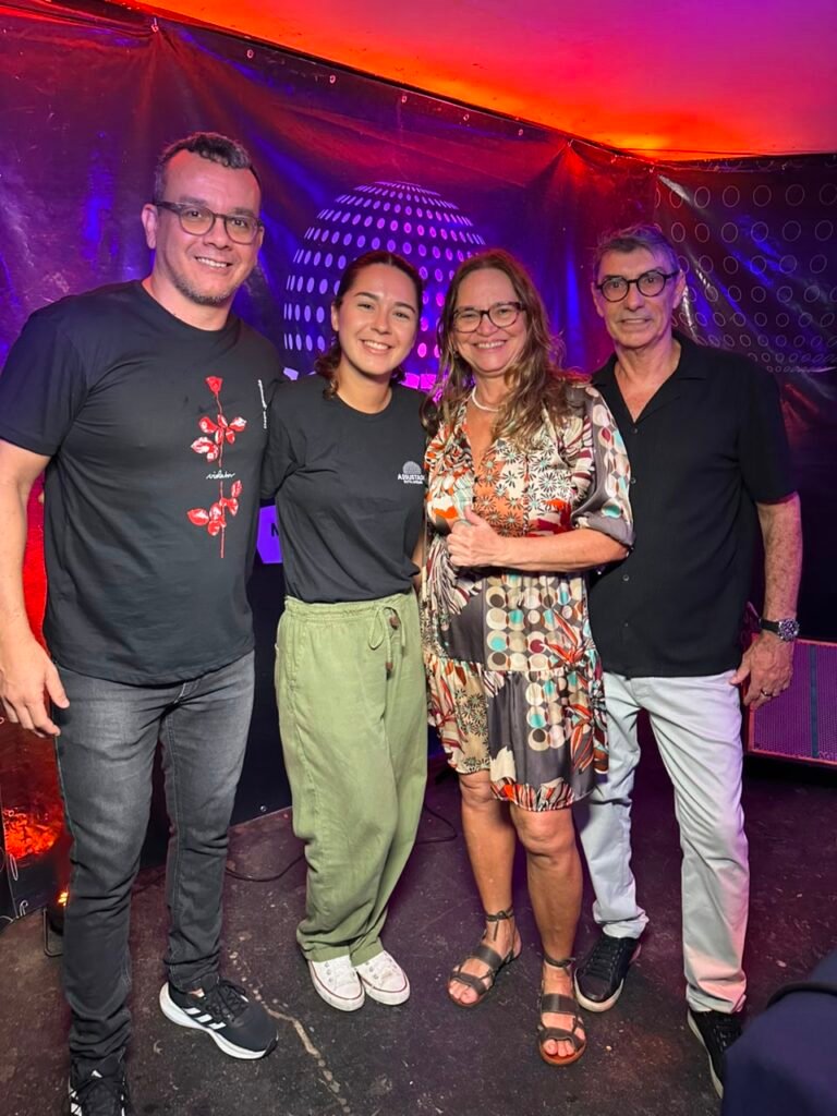 assustado de ruth avelino celebra 25 anos com festa especial no ginasio do clube cabo branco