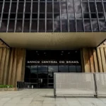 BC aponta desaceleração da inflação, mas mantém alerta sobre riscos