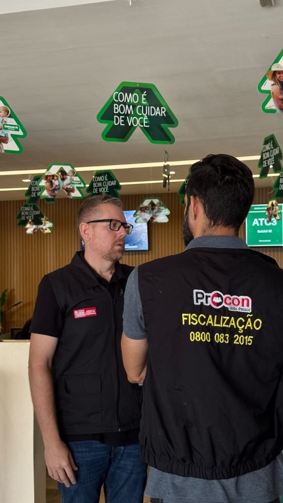 Cautelar suspende temporariamente a venda de planos de saúde devido à demora no atendimento pediátrico