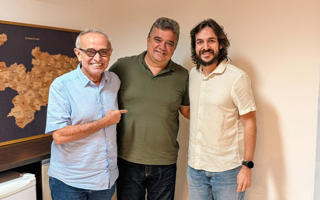 Cícero Lucena recebe apoio de Clodoaldo Beltrão, ex-prefeito de São Miguel de Taipu 1 cicero lucena recebe apoio de clodoaldo beltrao ex prefeito de sao miguel de taipu