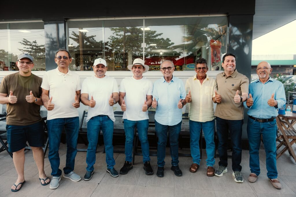 Cícero recebe adesão de presidente da Câmara e mais seis vereadores de Santa Rita e garante que município voltará a ter atenção do Estado 5 cicero recebe adesao de presidente da camara e mais seis vereadores de santa rita e garante que municipio voltara a ter atencao do estado