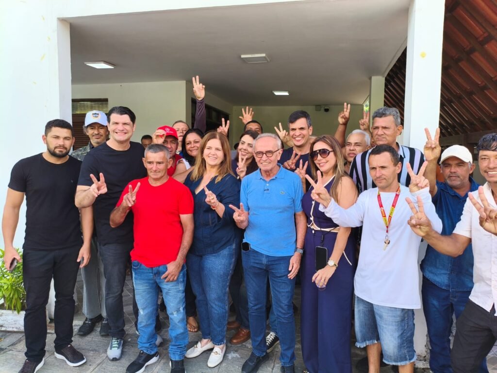 Em Bananeiras, Cícero recebe adesão de grupo de oposição e se compromete com esgotamento sanitário 1 em bananeiras cicero recebe adesao de grupo de oposicao e se compromete com esgotamento sanitario