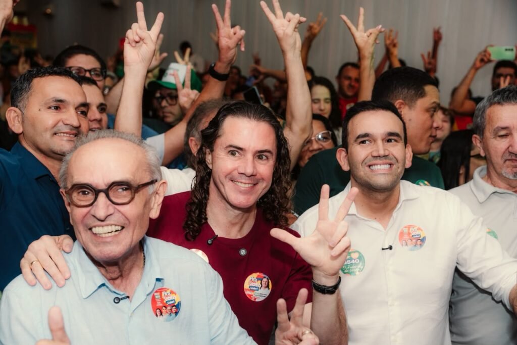 Em Campina, Cícero lidera caminhada ao lado de Romero na Vila Cabral participa de plenária com Doutor Jhony 10 em campina cicero lidera caminhada ao lado de romero na vila cabral participa de plenaria com doutor jhony 1