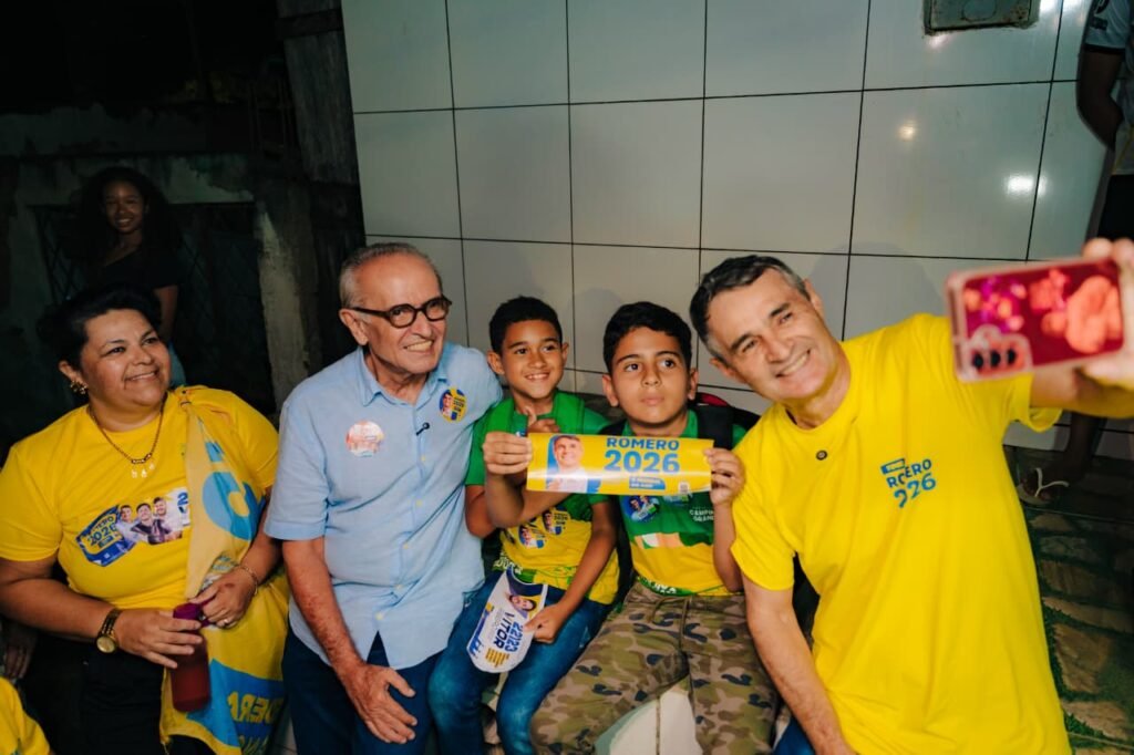 Em Campina, Cícero lidera caminhada ao lado de Romero na Vila Cabral participa de plenária com Doutor Jhony 11 em campina cicero lidera caminhada ao lado de romero na vila cabral participa de plenaria com doutor jhony 2
