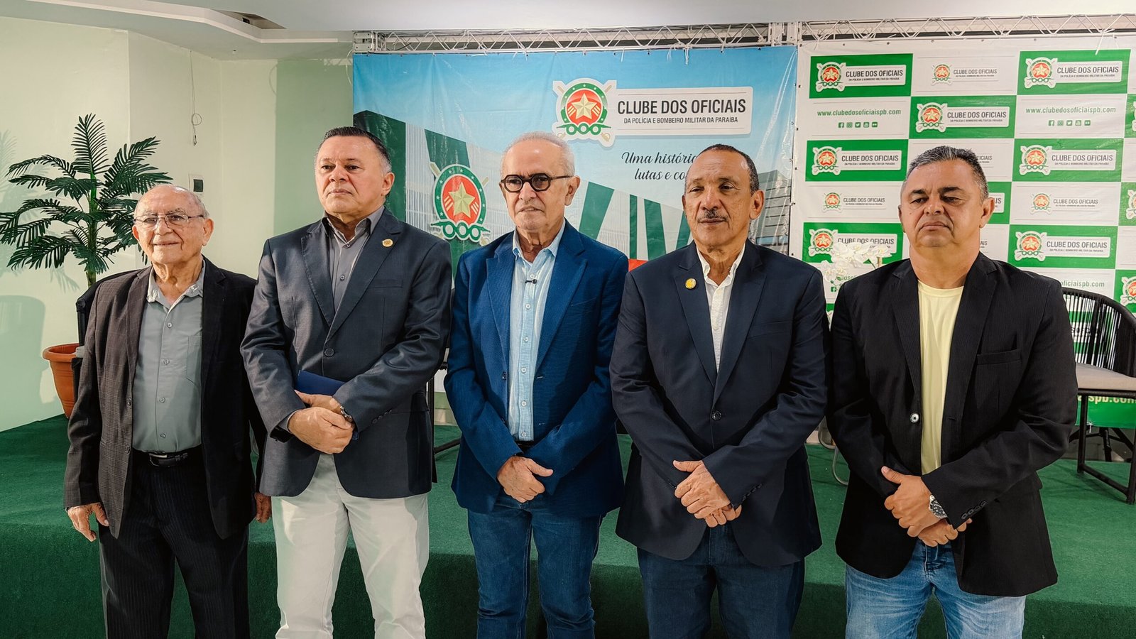 Em conversa com representantes de policiais e bombeiros militares, Cícero se compromete com demandas e com a manutenção de diálogo permanente das categorias