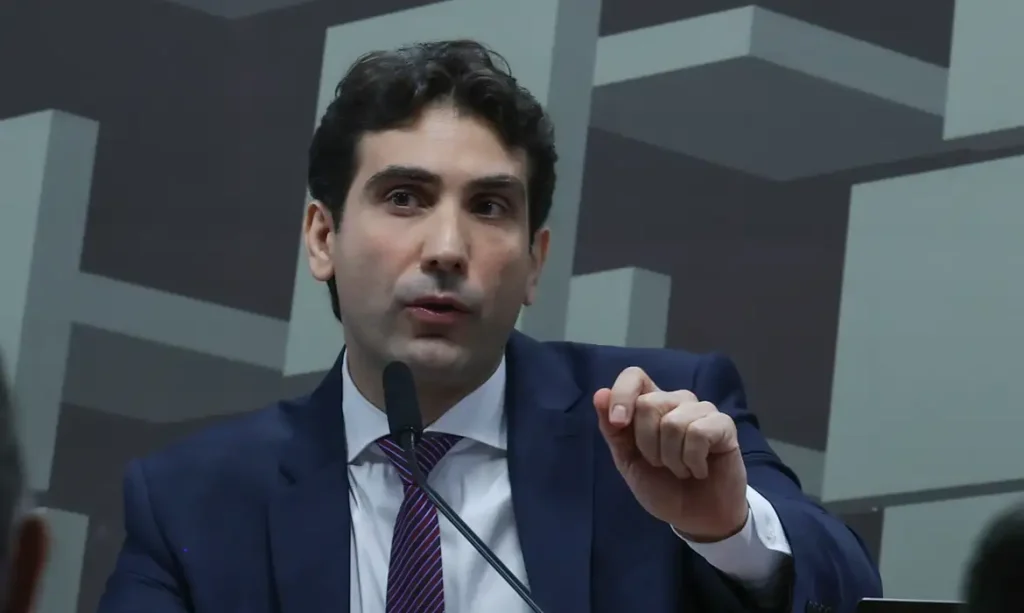 Galípolo critica empresas que pressionam para usar FGC 14 galipolo critica empresas que pressionam para usar fgc