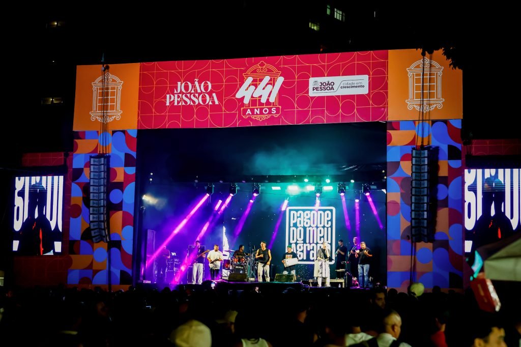 Gera Almeida, Pagode do Meu Agrado e Banda Aveloz animam terceira noite de shows na Festa das Neves