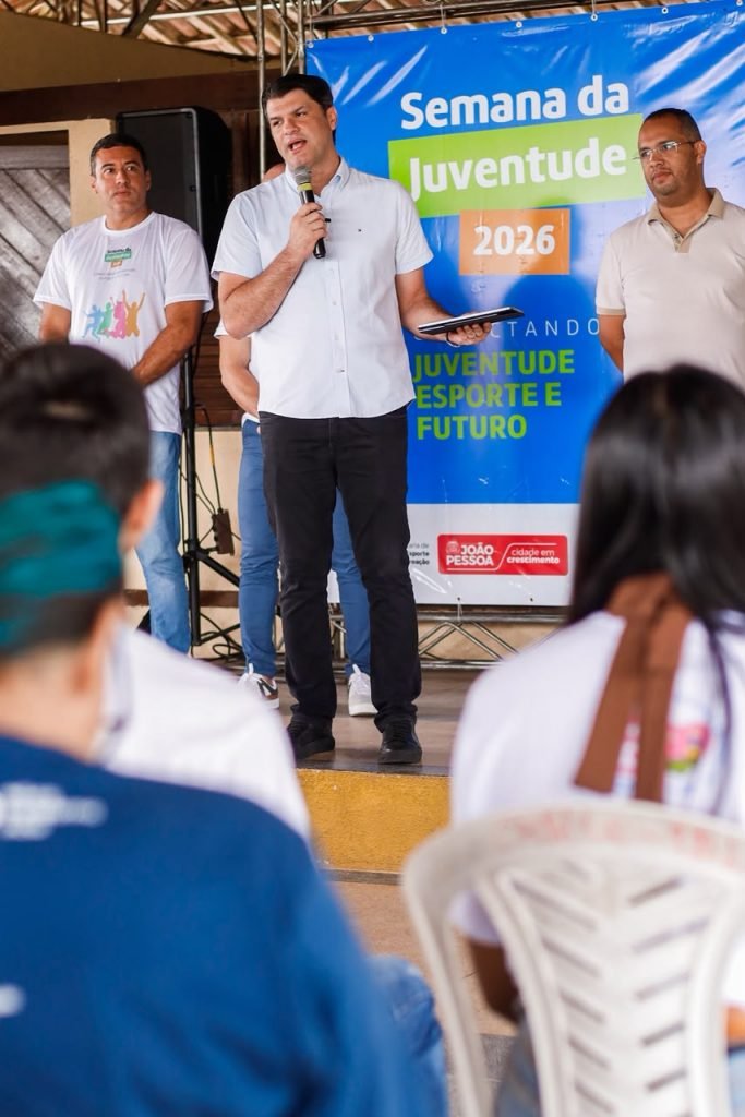 Leo Bezerra destaca oportunidades para jovens e anuncia novo Centro de Referência da Juventude